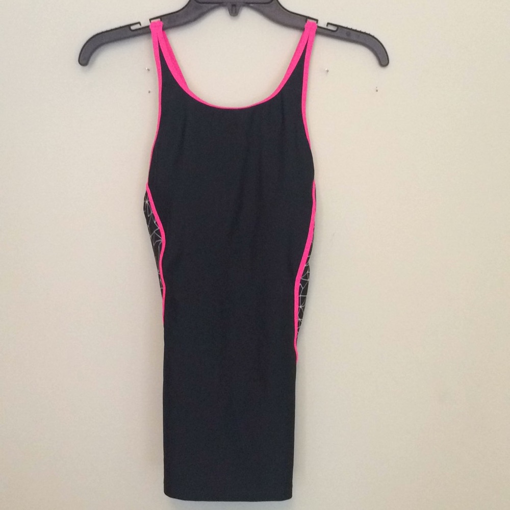 Sporty bathing suit top